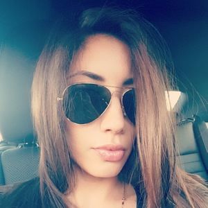 Meet your Posher, Cynthia